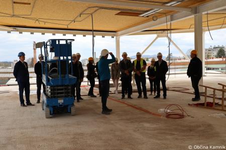 Ogled gradbišča nove Osnovne šole Frana Albrehta in seznanitev s potekom del občinskih svetnikov (37)